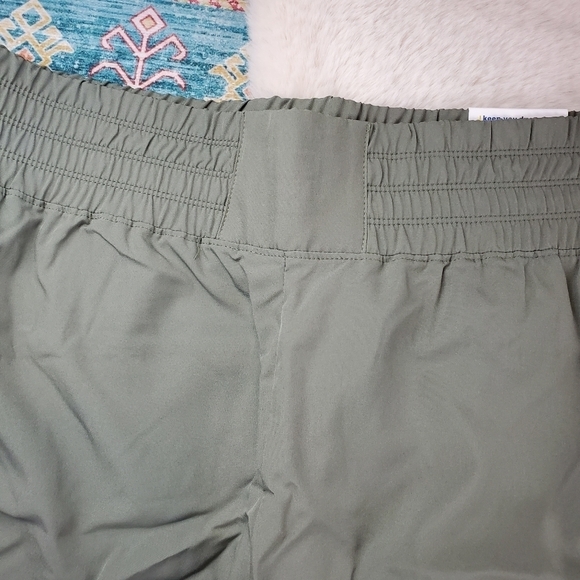 Old Navy High-Waisted StretchTech Shorts Women 4-inch inseam 4X BNWT - Picture 6 of 12